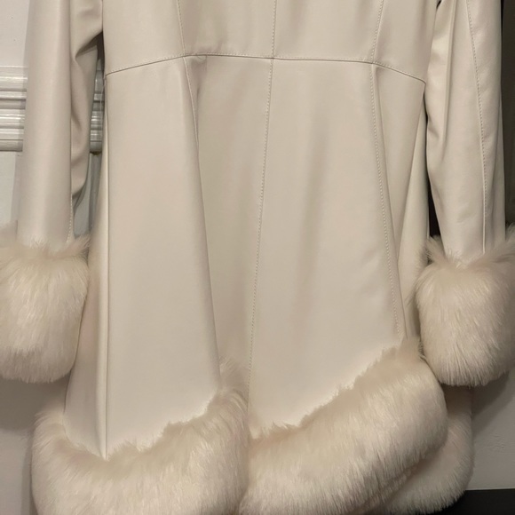 White jacket for women - Picture 7 of 9